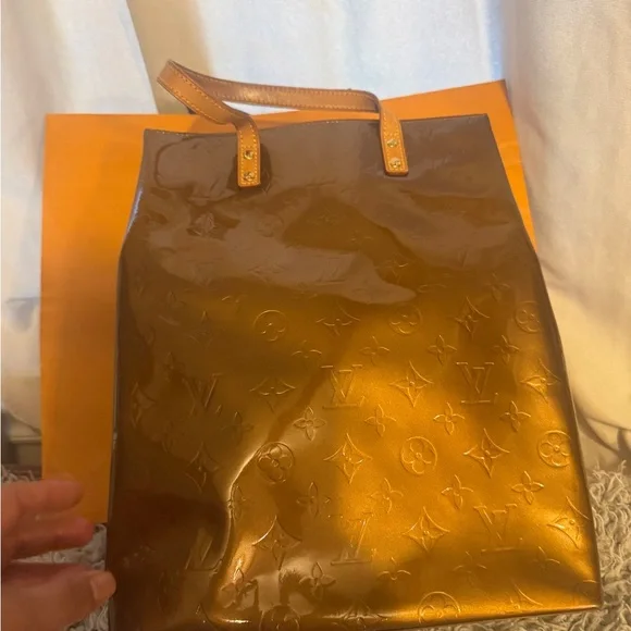 Louis Vuitton Gold Tote Bag - Picture 5 of 11